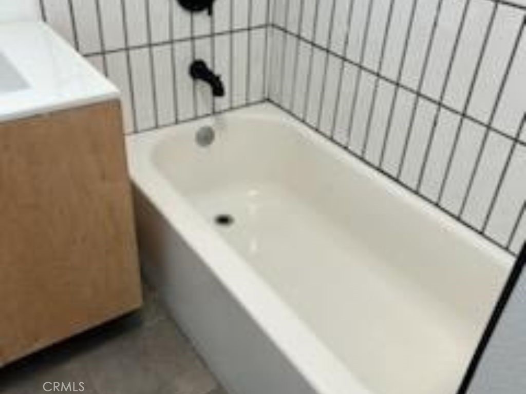 2714 Queen Property Photo 10