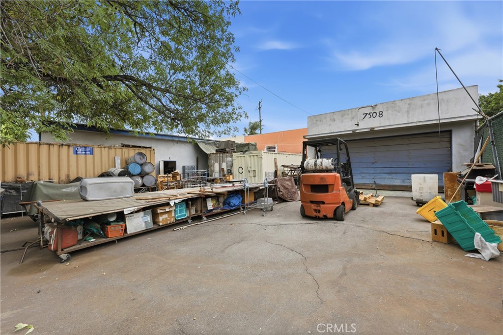 7508 San Fernando Road Property Photo 15