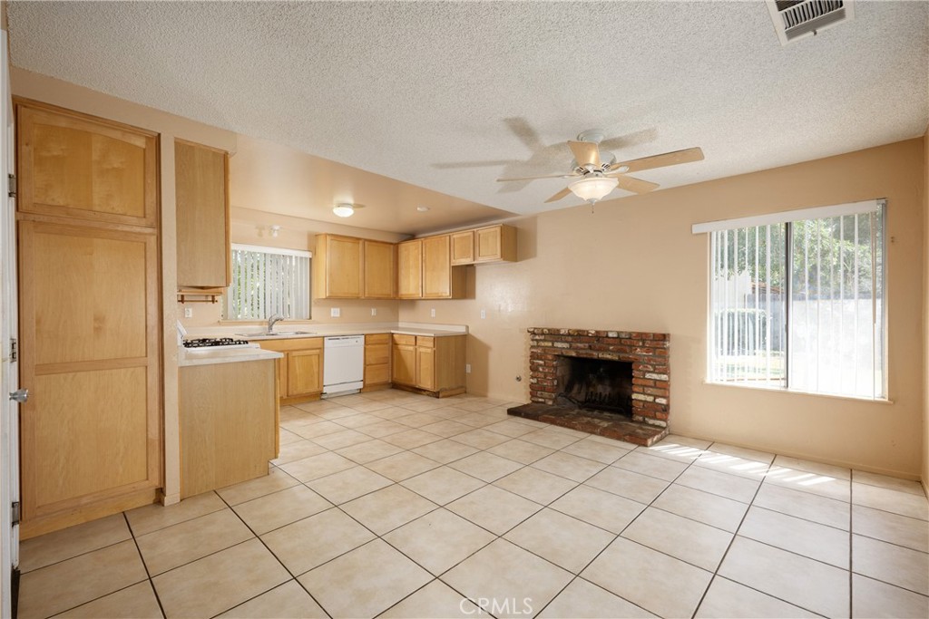 1589 Camelot Property Photo 1