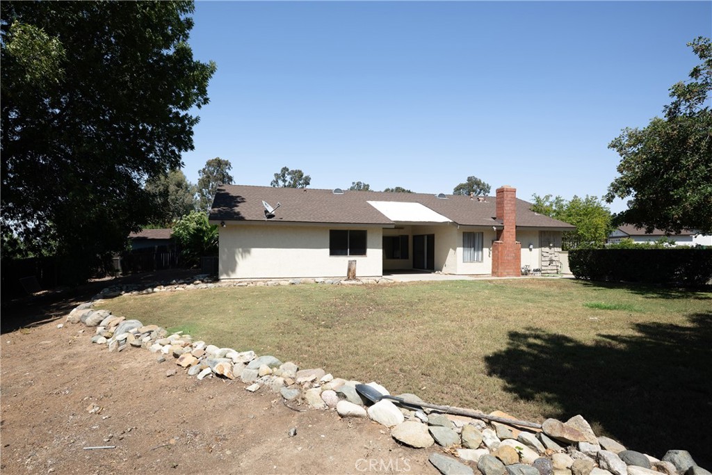 1589 Camelot Property Photo 3