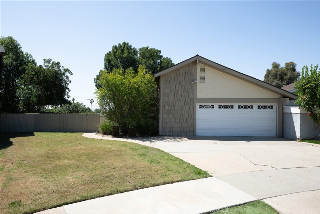 1589 Camelot Property Photo 7