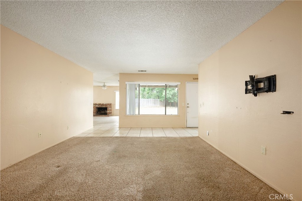 1589 Camelot Property Photo 9