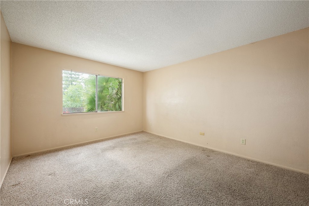 1589 Camelot Property Photo 12