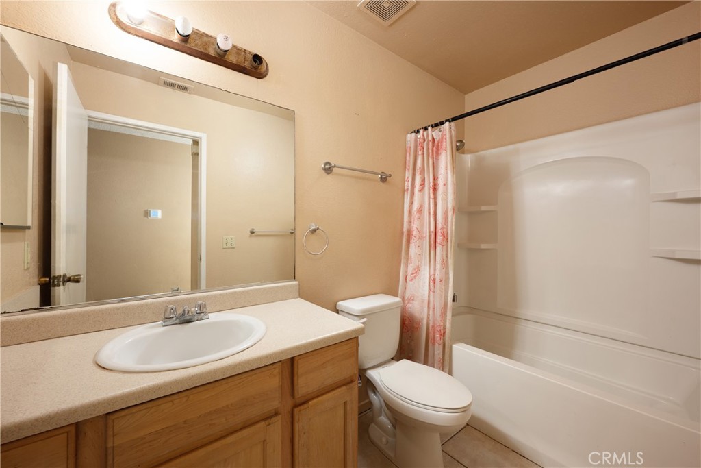 1589 Camelot Property Photo 17