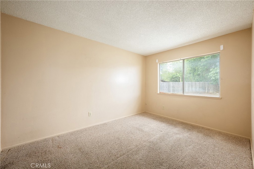 1589 Camelot Property Photo 18