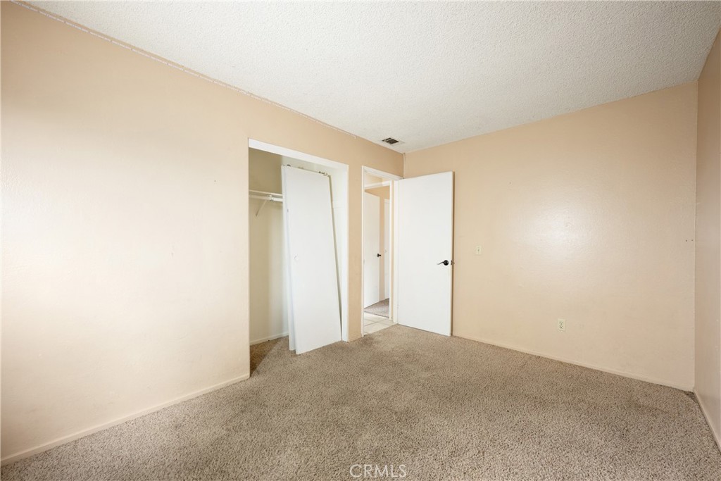 1589 Camelot Property Photo 19
