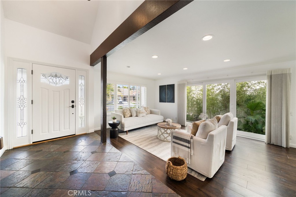 26482 Via Lara Property Photo 9