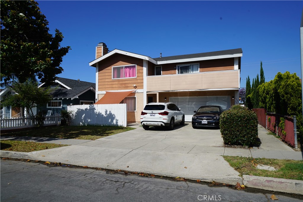 1735 Orizaba Avenue Property Photo 1