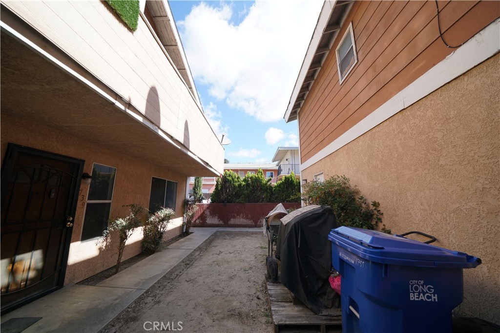 1735 Orizaba Avenue Property Photo 6