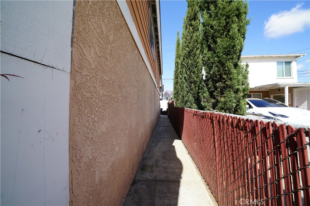 1735 Orizaba Avenue Property Photo 7