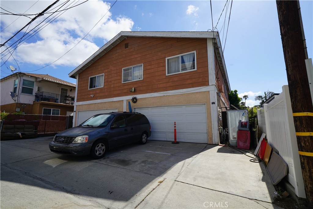 1735 Orizaba Avenue Property Photo 8