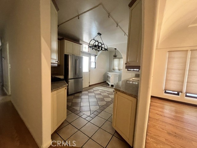 3220 E 2nd B Property Photo 6