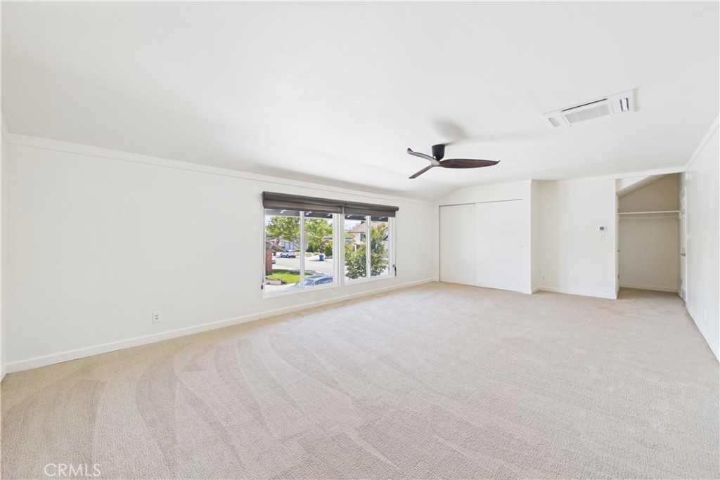 5089 Saratoga Avenue Property Photo 7