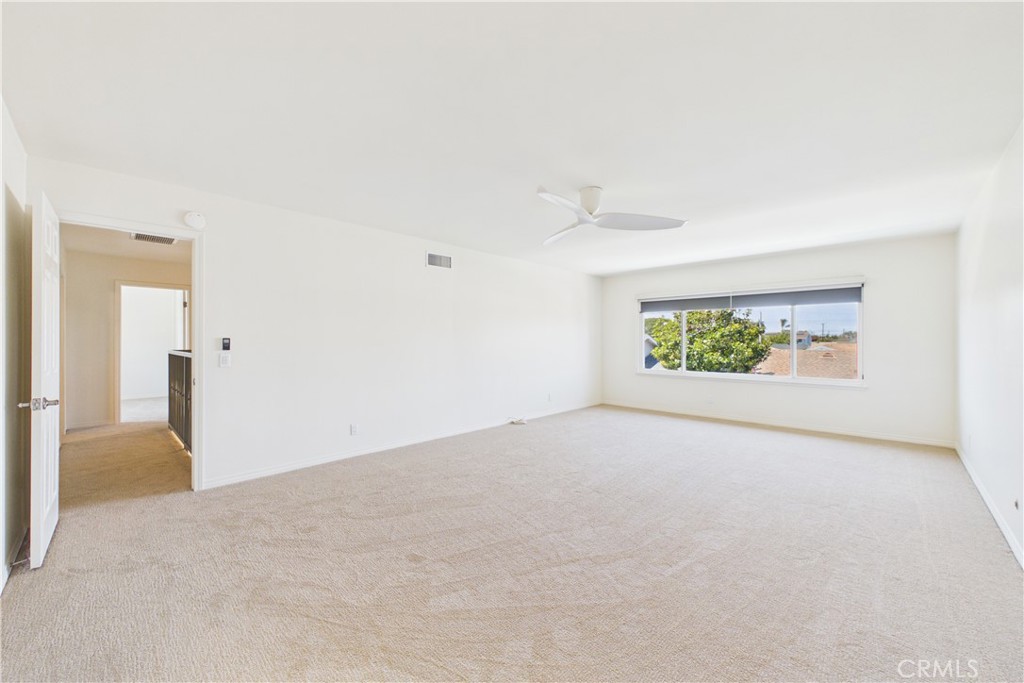 5089 Saratoga Avenue Property Photo 10