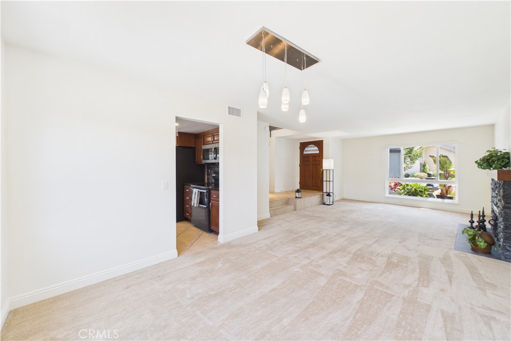5089 Saratoga Avenue Property Photo 18