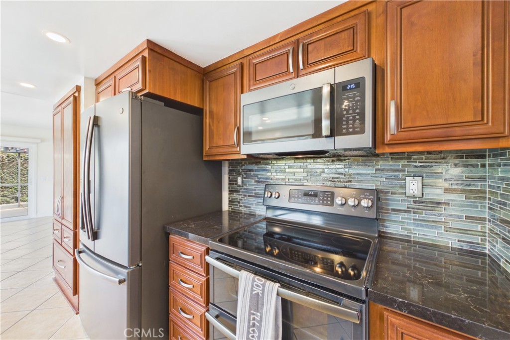 5089 Saratoga Avenue Property Photo 19