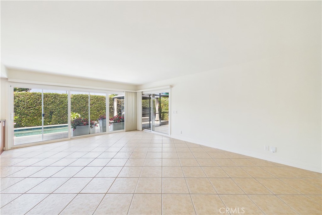 5089 Saratoga Avenue Property Photo 25