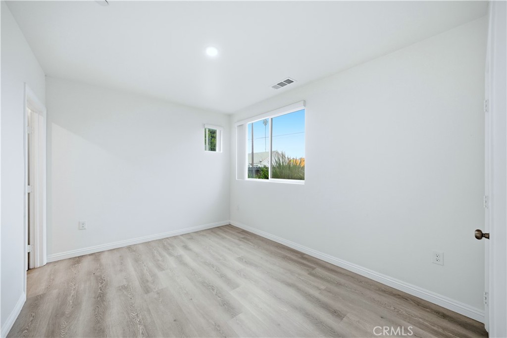 6919 S Menlo Property Photo 6