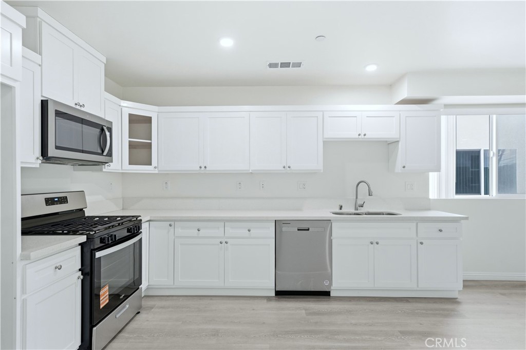 6919 S Menlo Property Photo 8
