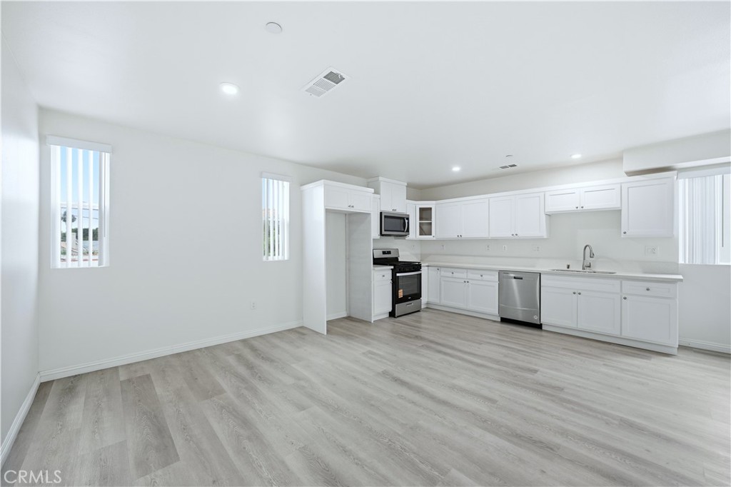 6919 S Menlo Property Photo 11