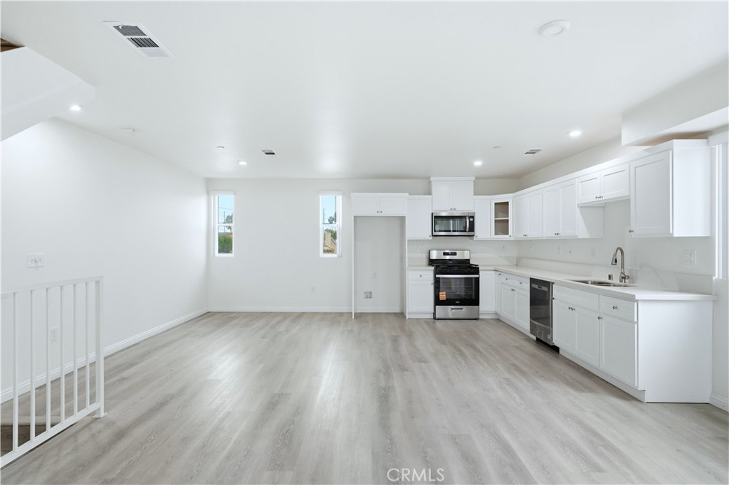 6919 S Menlo Property Photo 12