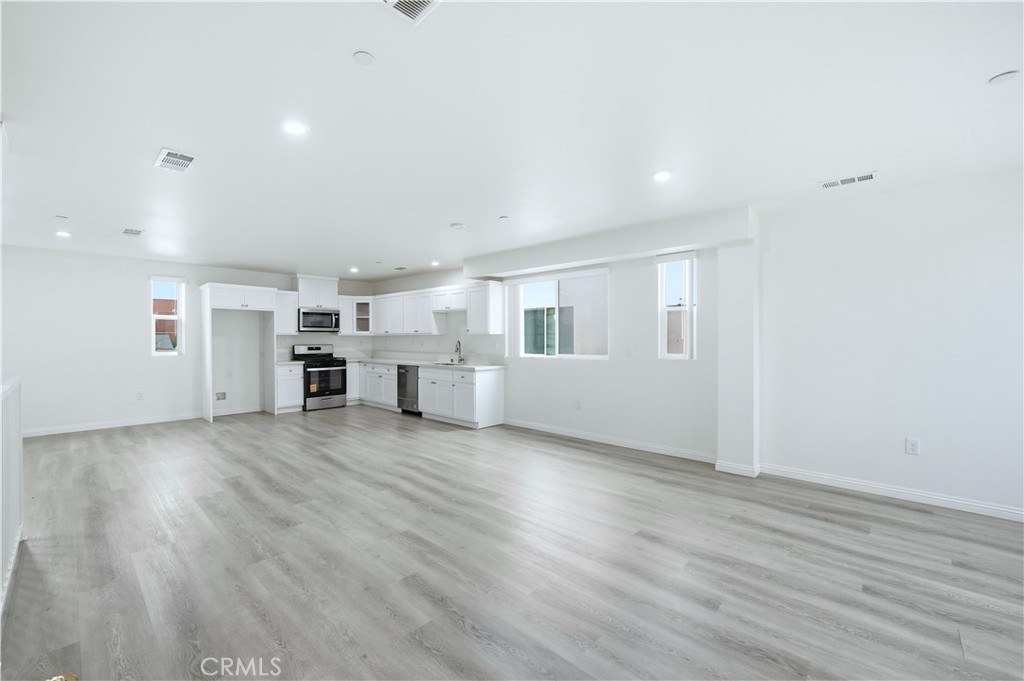 6919 S Menlo Property Photo 13
