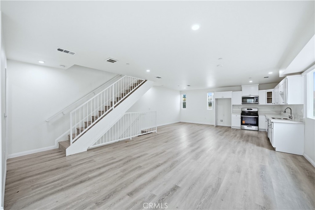 6919 S Menlo Property Photo 14