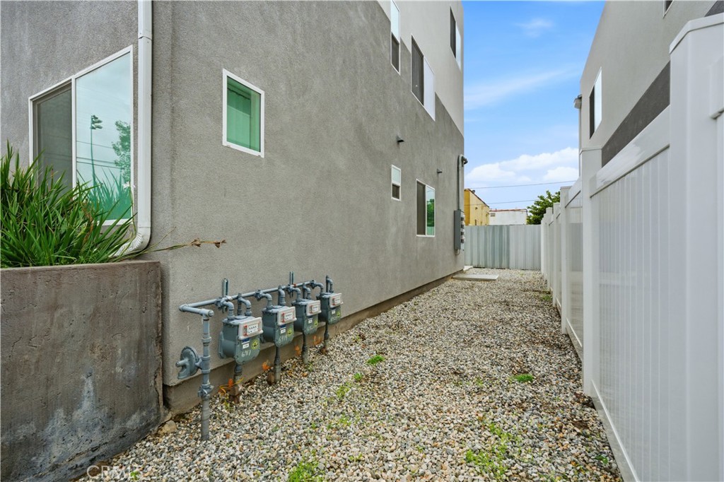 6919 S Menlo Property Photo 23