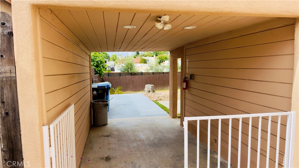 2348 Loy Lane Property Photo 3