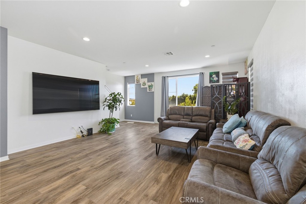 10881 Shoals Place Property Photo 6
