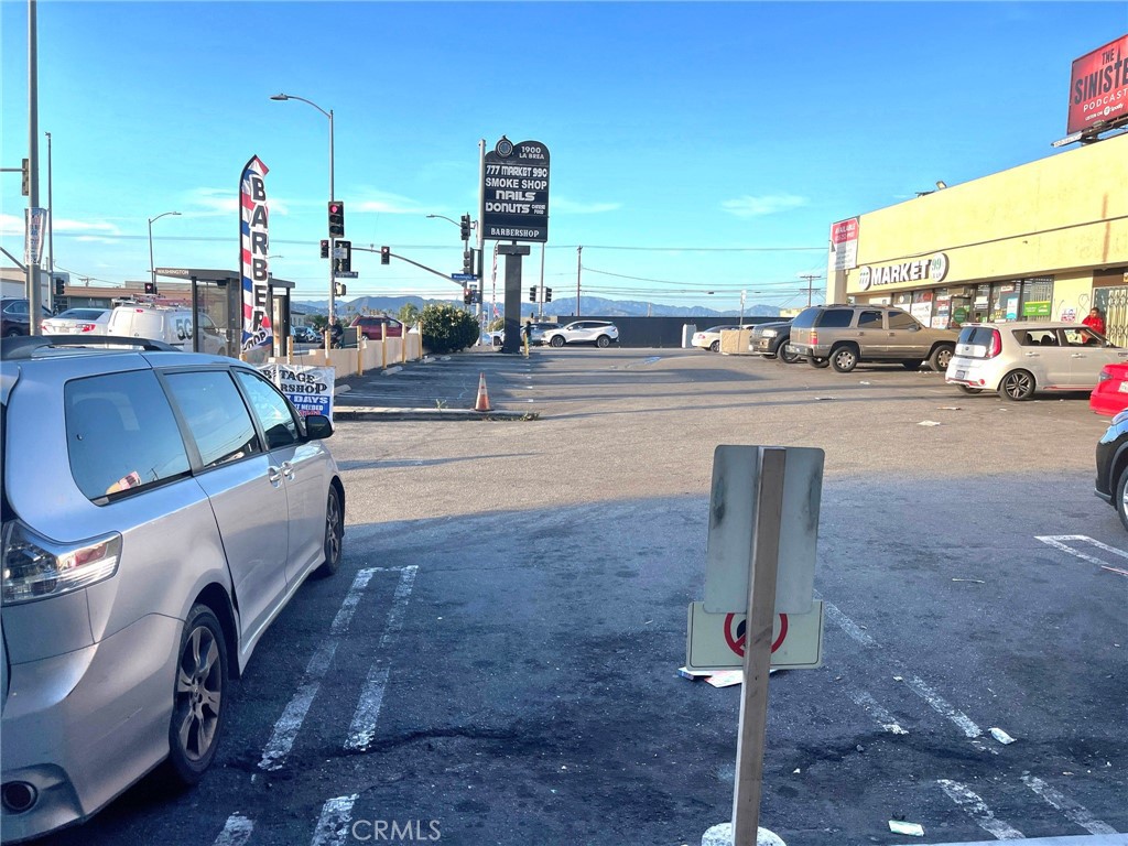 1912 S La Brea Avenue Property Photo 6