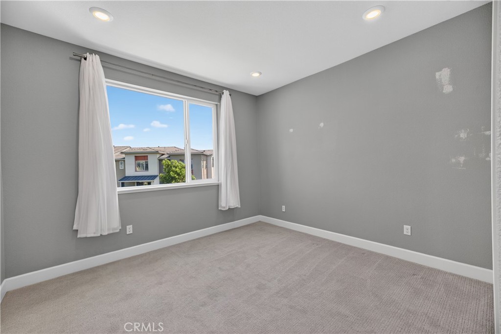 469 Desert Holly Property Photo 3