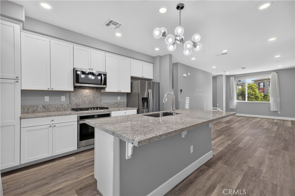 469 Desert Holly Property Photo 7