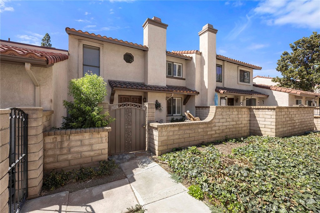 9766 El Paseo Property Photo 1