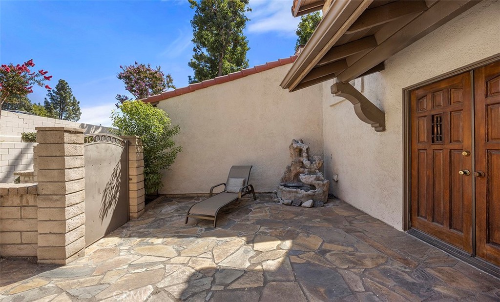 9766 El Paseo Property Photo 3
