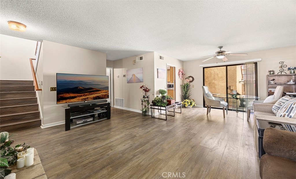 9766 El Paseo Property Photo 6
