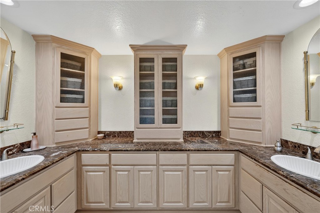1812 Overview Circle Property Photo 44