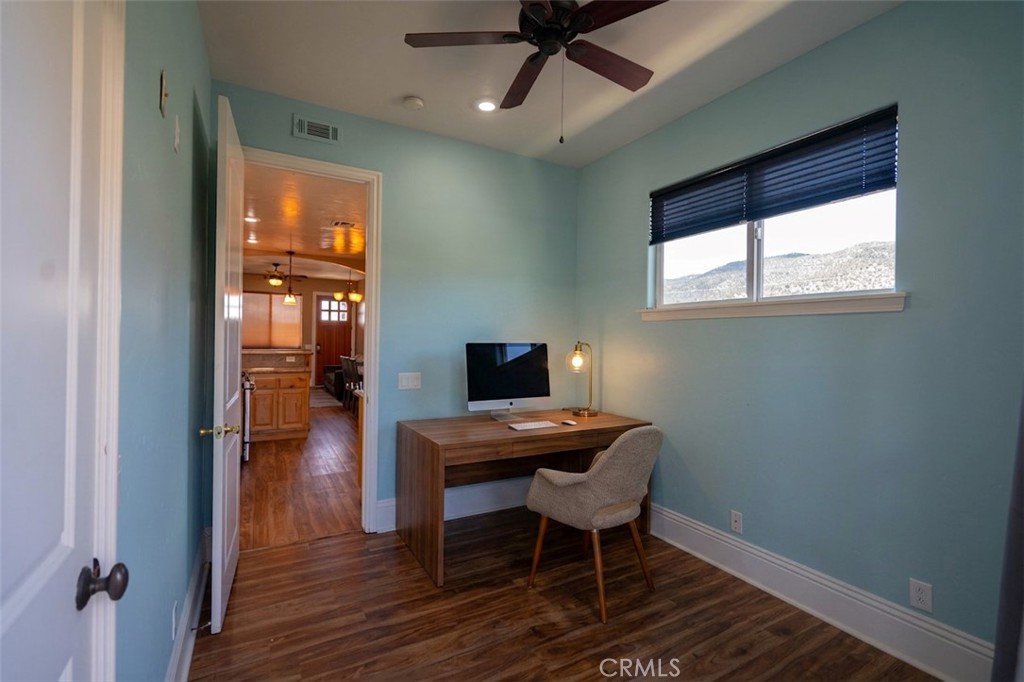 312 N Division Property Photo 9