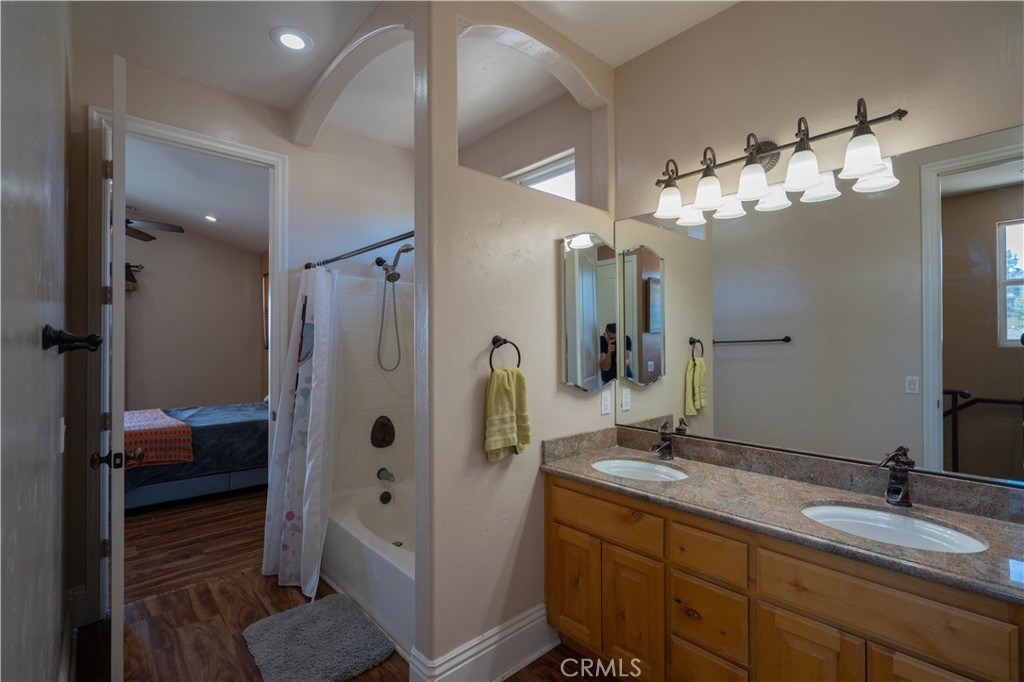 312 N Division Property Photo 16
