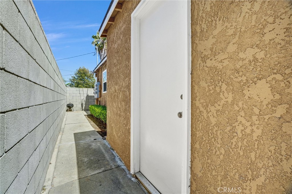 1065 E 19th Property Photo 19