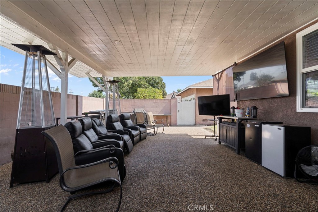 14402 Fairford Property Photo 2