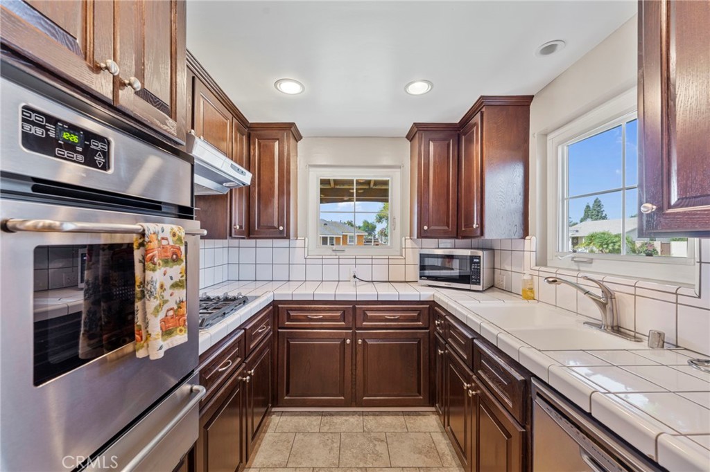 14402 Fairford Property Photo 13