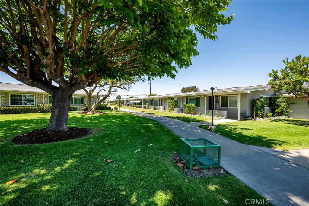 1562 Golden Rain Road 44d M2 Property Photo 7
