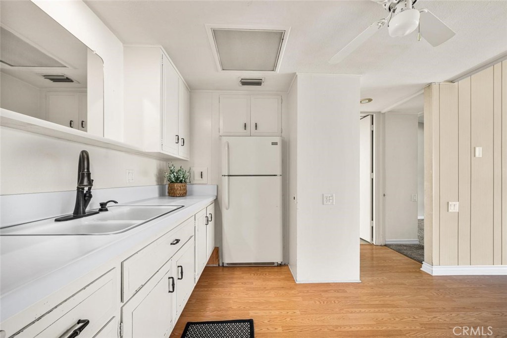 1562 Golden Rain Road 44d M2 Property Photo 29
