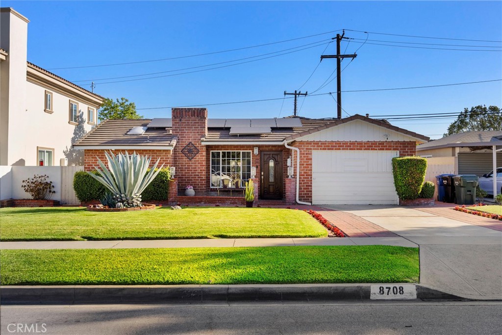 8708 Cherokee Property Photo 1