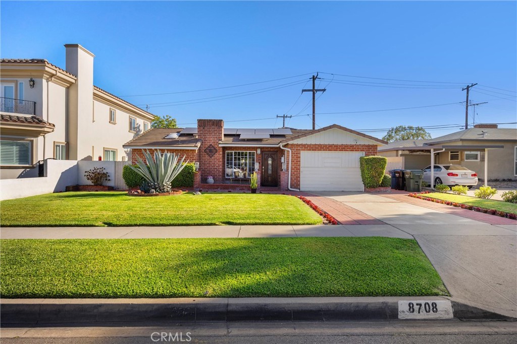 8708 Cherokee Property Photo 2