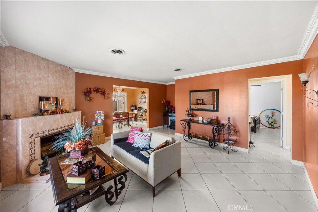 8708 Cherokee Property Photo 5