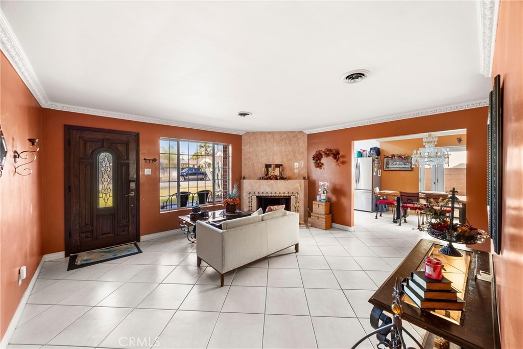 8708 Cherokee Property Photo 6