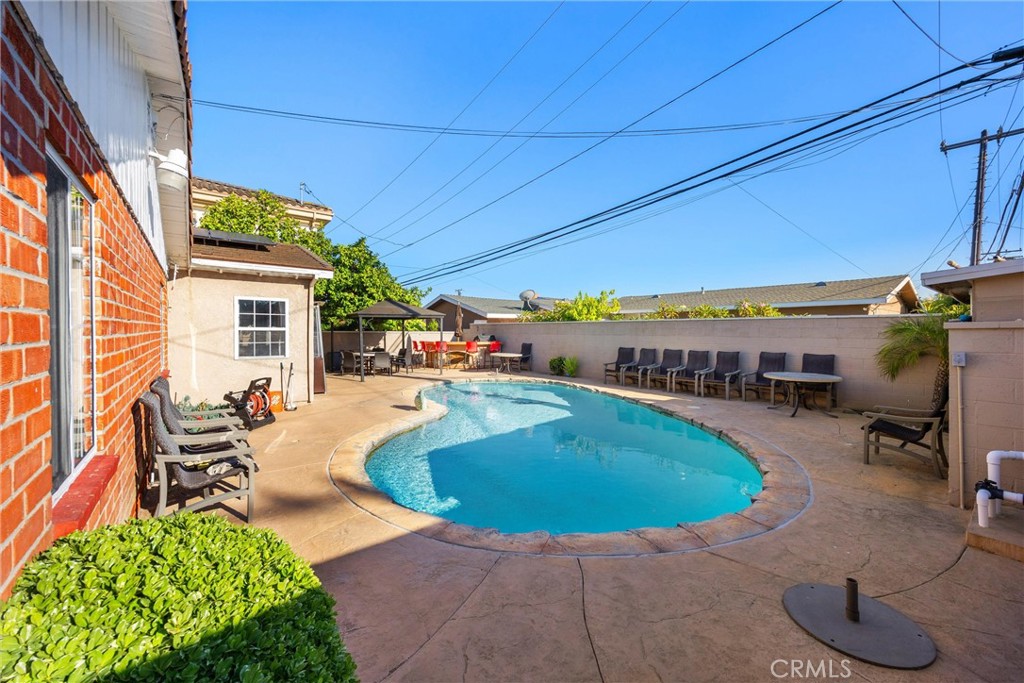 8708 Cherokee Property Photo 34