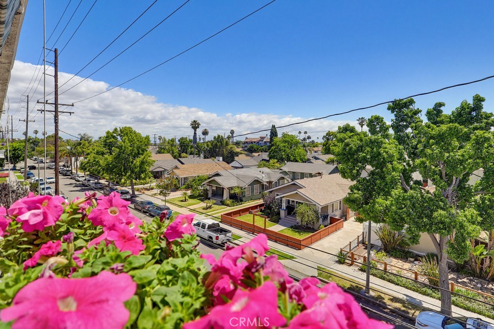 363 Newport Avenue 302 Property Photo 1
